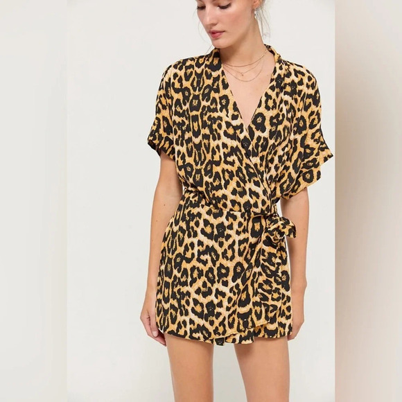 Urban Outfitters Zoe Side Tie Wrap Leopard Print Romper Skort size XS - Picture 1 of 10
